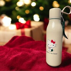 Hello Kitty x Starbucks Water Bottle Limited Edition Viral Sanrio
Collaboration